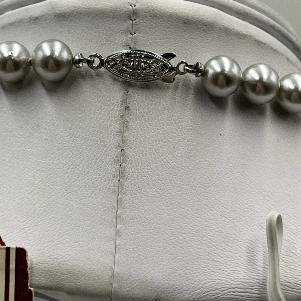 Marvella Vintage Light Gray Faux Glass Pearl Single Strand Classic‎ Necklace 23